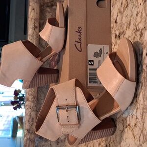 Clarks "Okena Mod" Beige Leather Heels